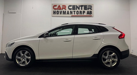 Volvo V40 Cross Country 2 of 20