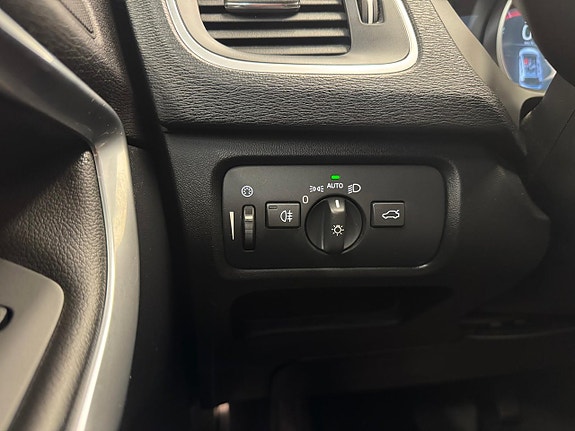 Volvo V40 Cross Country 16 of 20