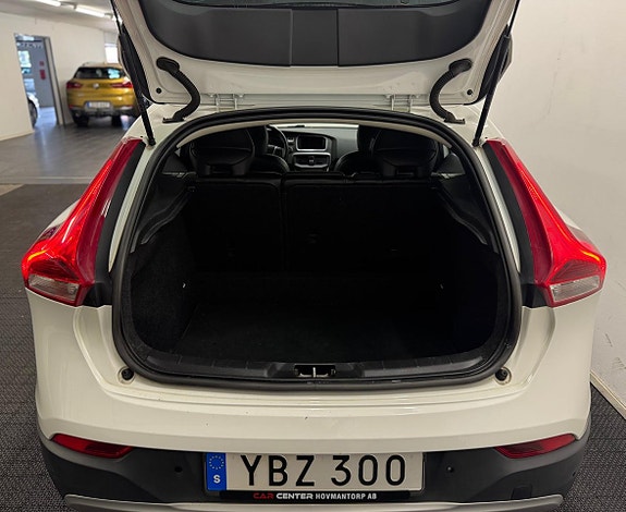 Volvo V40 Cross Country 20 of 20