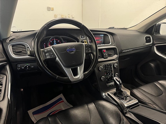 Volvo V40 Cross Country 4 of 20