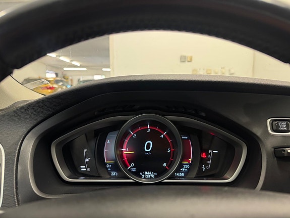 Volvo V40 Cross Country 6 of 20