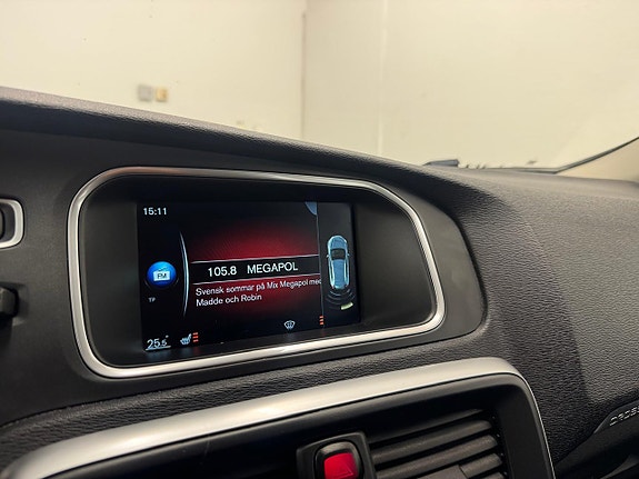 Volvo V40 Cross Country 9 of 20