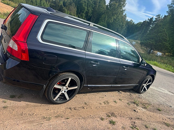 Volvo V70 4 of 13