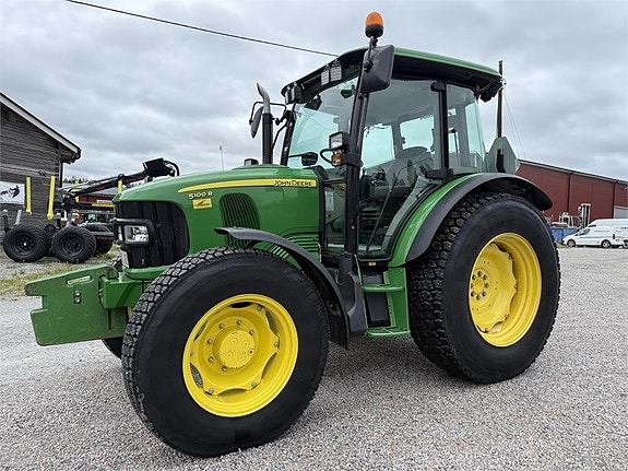 John Deere 5100R 3 of 5