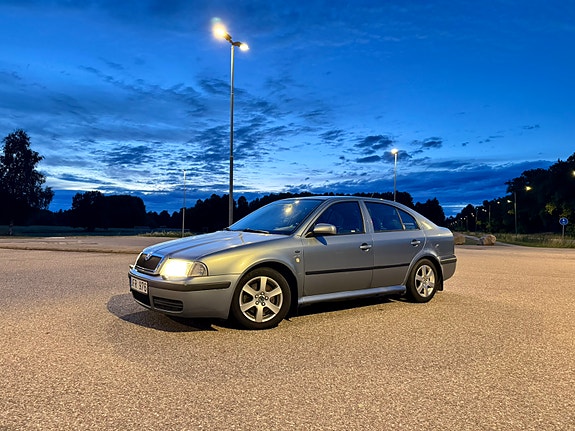 Skoda Octavia 2 of 14