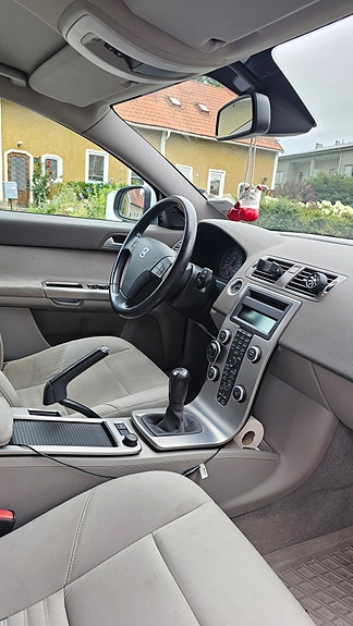 Volvo V50 4 of 6