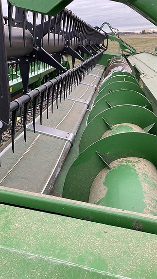John Deere S670 SKÖRDETRÖSKA 30 FOT 7 of 18