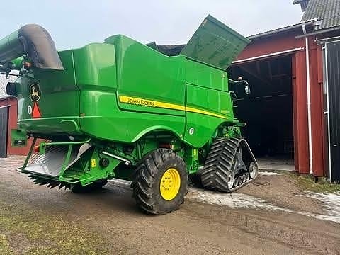 John Deere S670 SKÖRDETRÖSKA 30 FOT 18 of 18