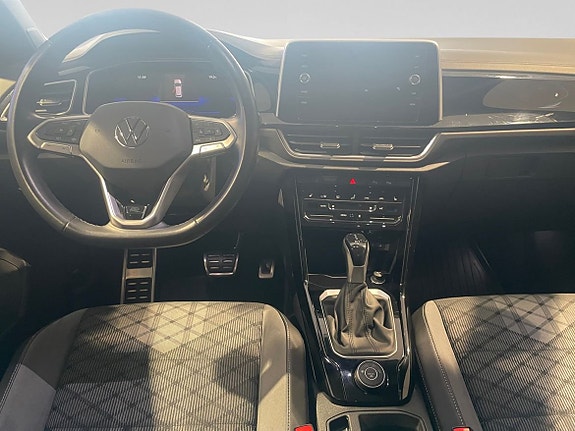 Volkswagen T-Roc 10 of 15