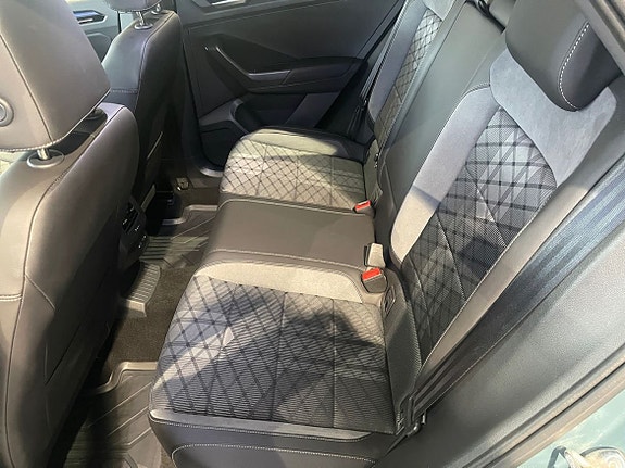 Volkswagen T-Roc 13 of 15