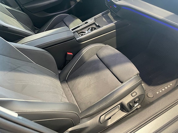 Volkswagen Passat 15 of 15