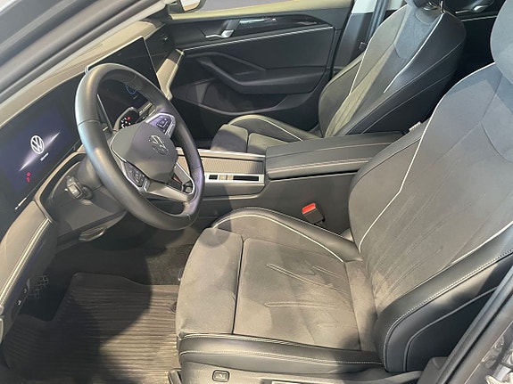 Volkswagen Passat 9 of 15