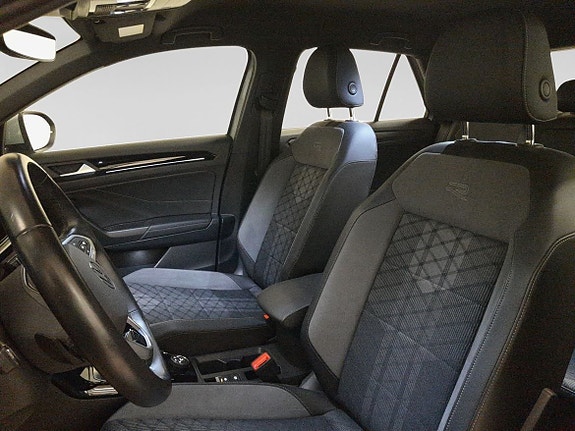 Volkswagen T-Roc 14 of 15