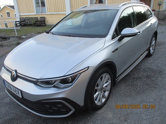 Volkswagen Golf Alltrack 3 of 12