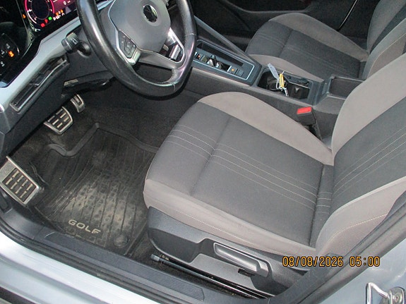 Volkswagen Golf Alltrack 9 of 12