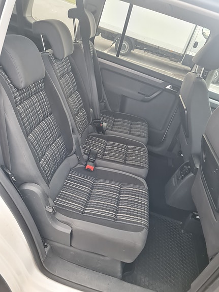 Volkswagen Touran Cross 6 of 9