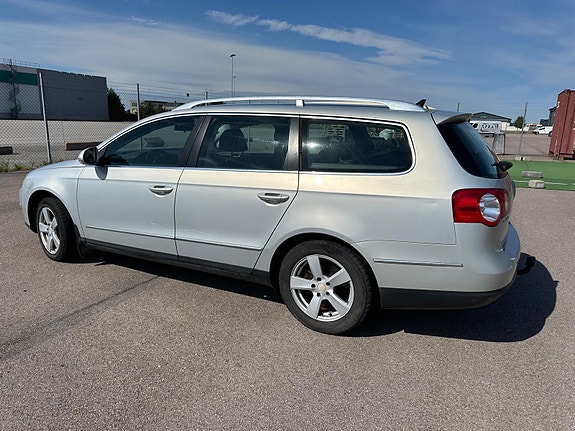 Volkswagen Passat 4 of 8