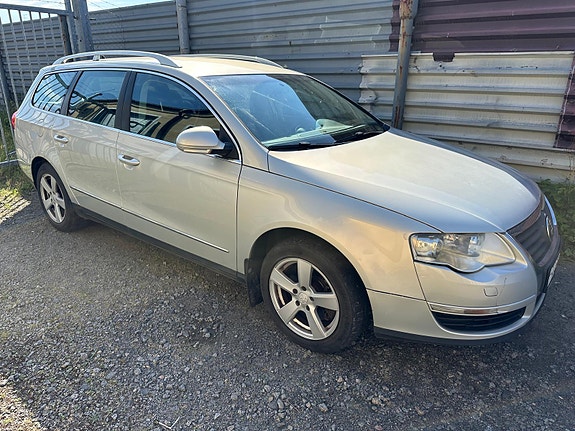 Volkswagen Passat 2 of 8