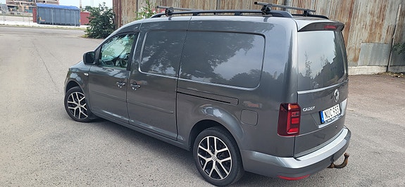 Volkswagen Caddy Maxi 4 of 11
