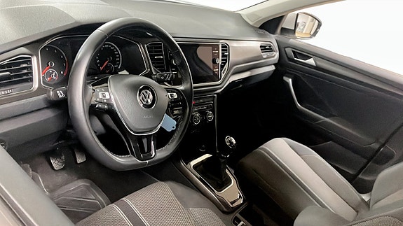Volkswagen T-Roc 7 of 12