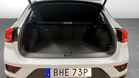 Volkswagen T-Roc 12 of 12