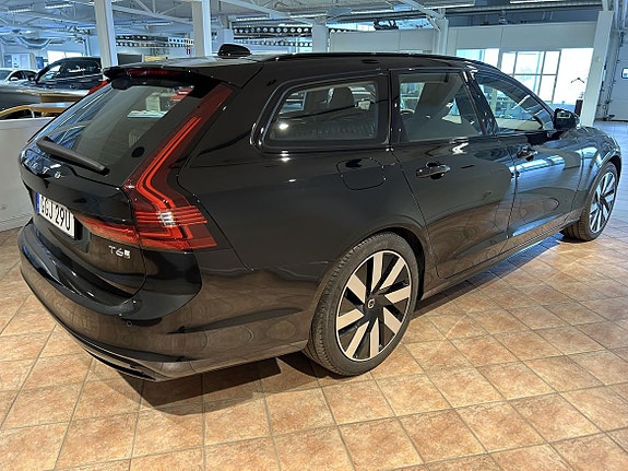 Volvo V90 3 of 5