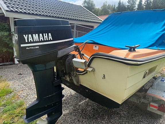 Uttern 495 med 30hk Yamaha och nybesiktad trailer 5 of 6