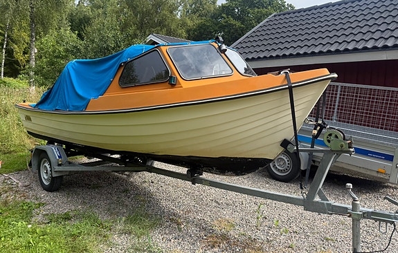 Uttern 495 med 30hk Yamaha och nybesiktad trailer 4 of 6
