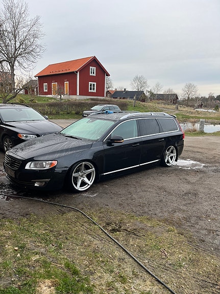 Volvo V70 6 of 8