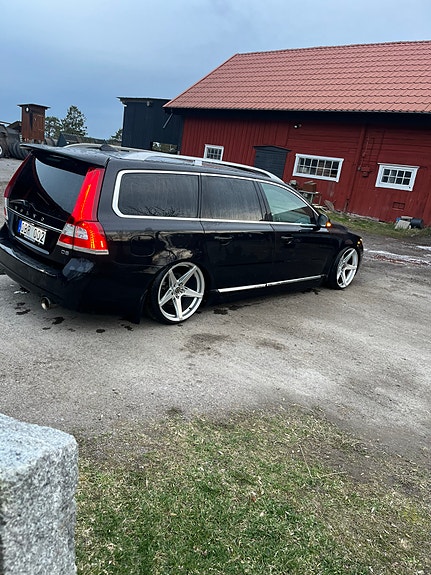 Volvo V70 4 of 8