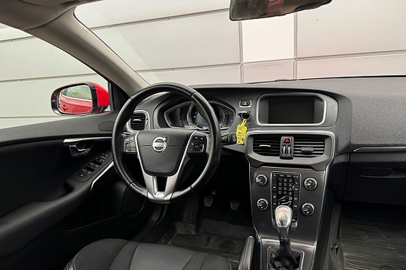 Volvo V40 13 of 30