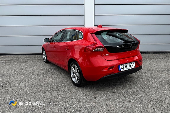 Volvo V40 4 of 30