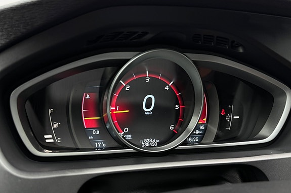 Volvo V40 18 of 30