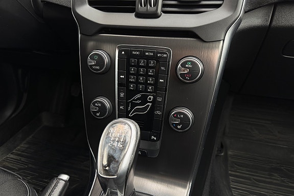 Volvo V40 25 of 30