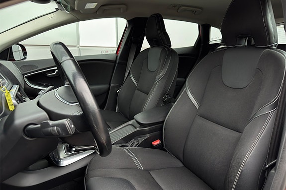 Volvo V40 14 of 30