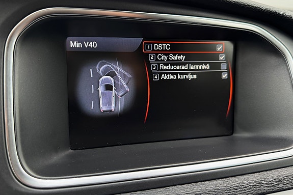 Volvo V40 27 of 30