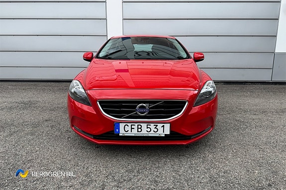 Volvo V40 8 of 30