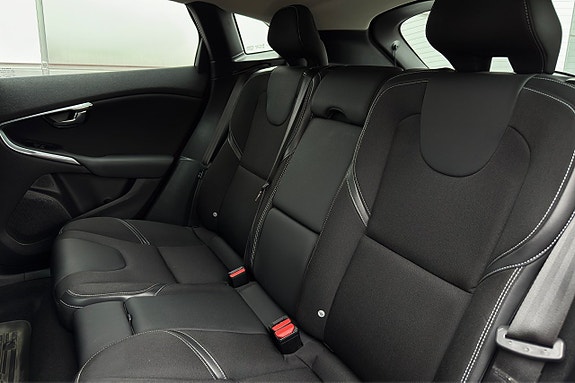 Volvo V40 21 of 30
