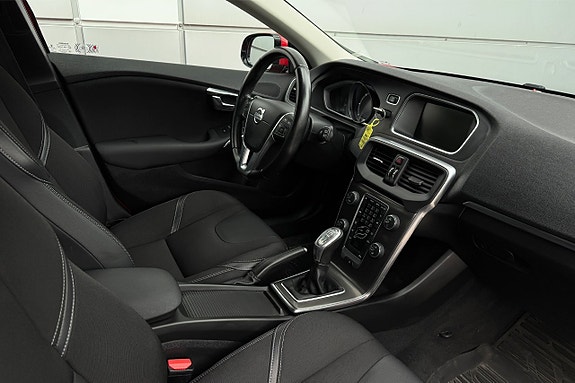 Volvo V40 3 of 30