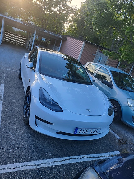 Tesla Model 3 2 of 4