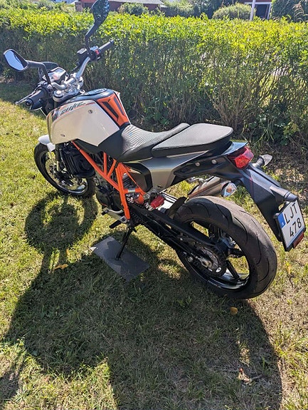 KTM KTM 690 DUKE 2 of 5