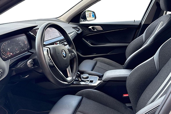 BMW 120i 12 of 23