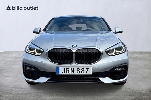 BMW 120i 8 of 23