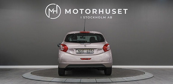 Peugeot 208 5 of 18