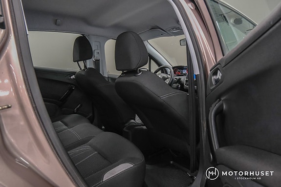 Peugeot 208 11 of 18