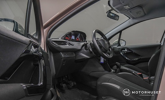 Peugeot 208 7 of 18