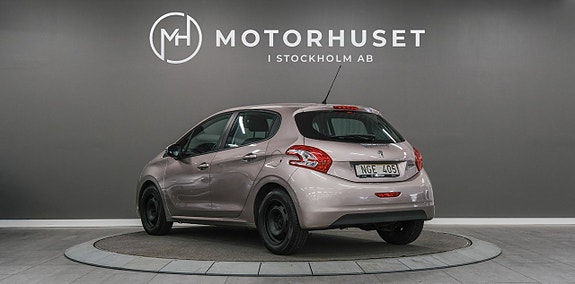 Peugeot 208 4 of 18