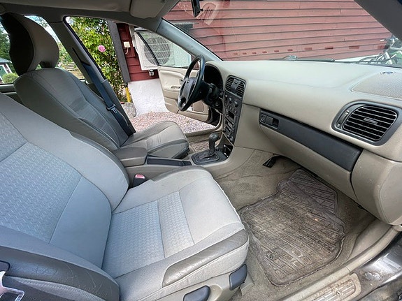 Volvo V40 6 of 12