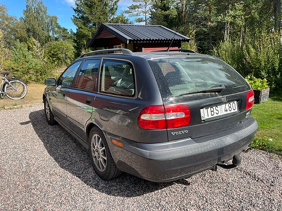 Volvo V40 3 of 12