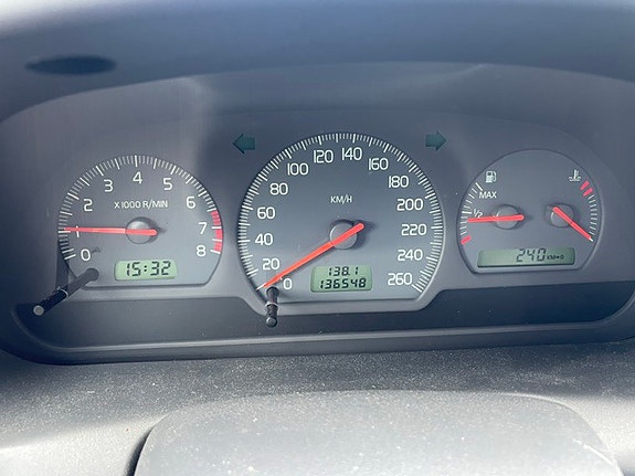 Volvo V40 8 of 12